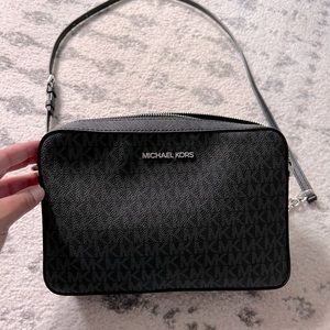 Michael Kors Jet Set Crossbody Bag- Black